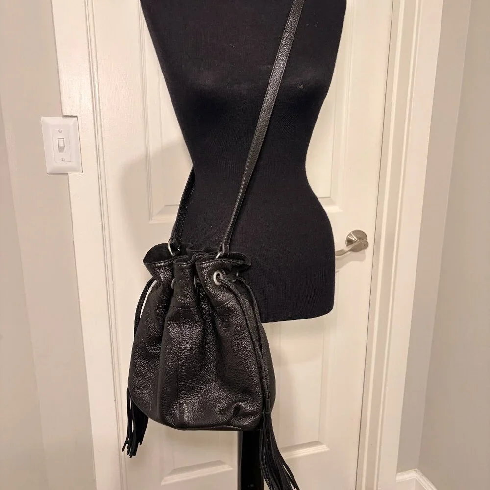 Italian 100% Leather Bucket Bag with Suede Fringe Tassels, Black - Picture 2 of 13